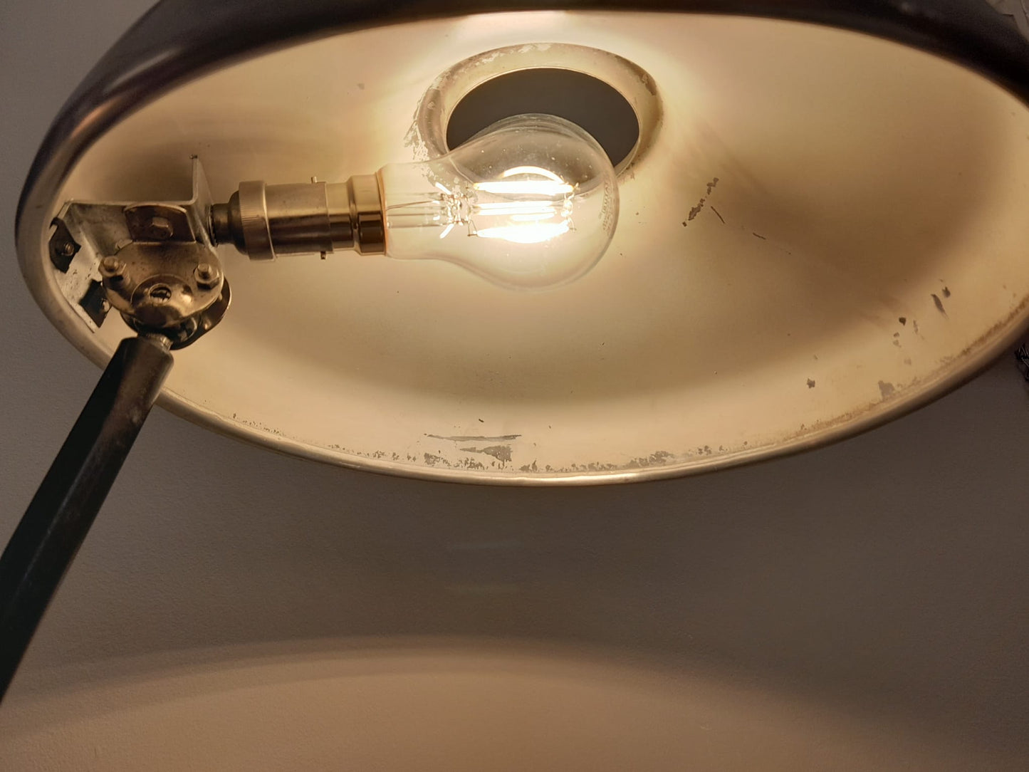 Vintage 1950s Atomic era flying saucer lamp