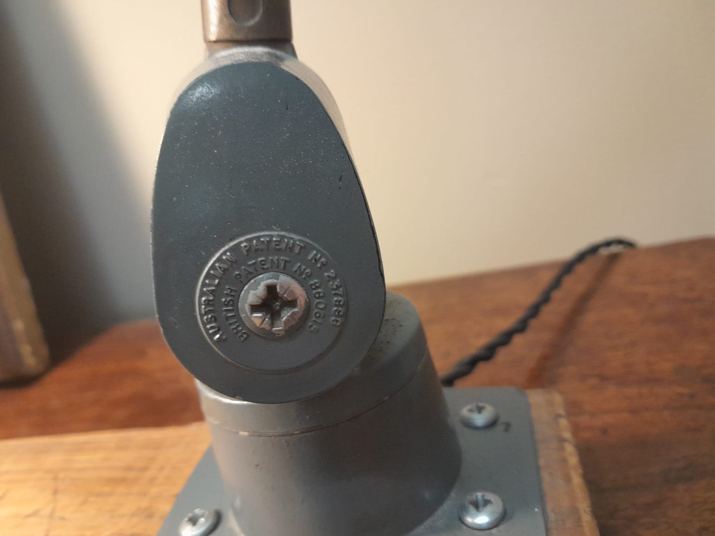 Vintage 1960s Lo-Vo-Lite machinist's lamp